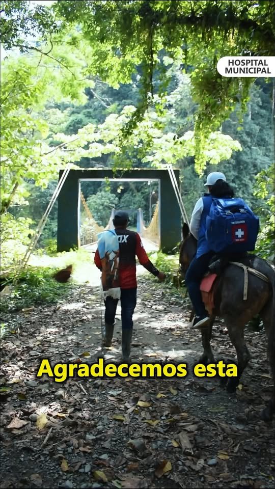 ¡Desafiamos la geografía para hacerlo posible! Atravesando bosques y montañas, llegamos puerta