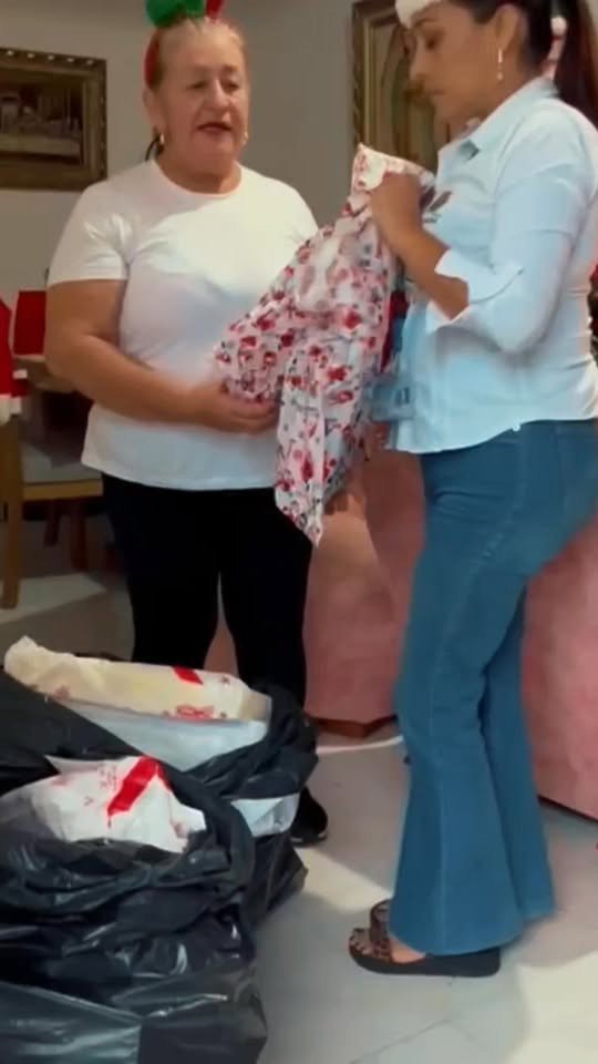 LA NAVIDAD SE DISFRUTA EN ACACÍAS En esta época de compartir, seguimos