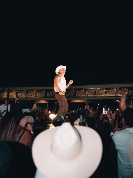Que chimba de concierto gonorrea Que belleza de noche la que nos