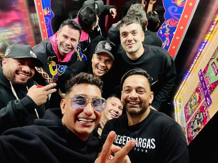 Mi primer selfie del año con grandes amigos Jhonny Rivera Hebert Vargas