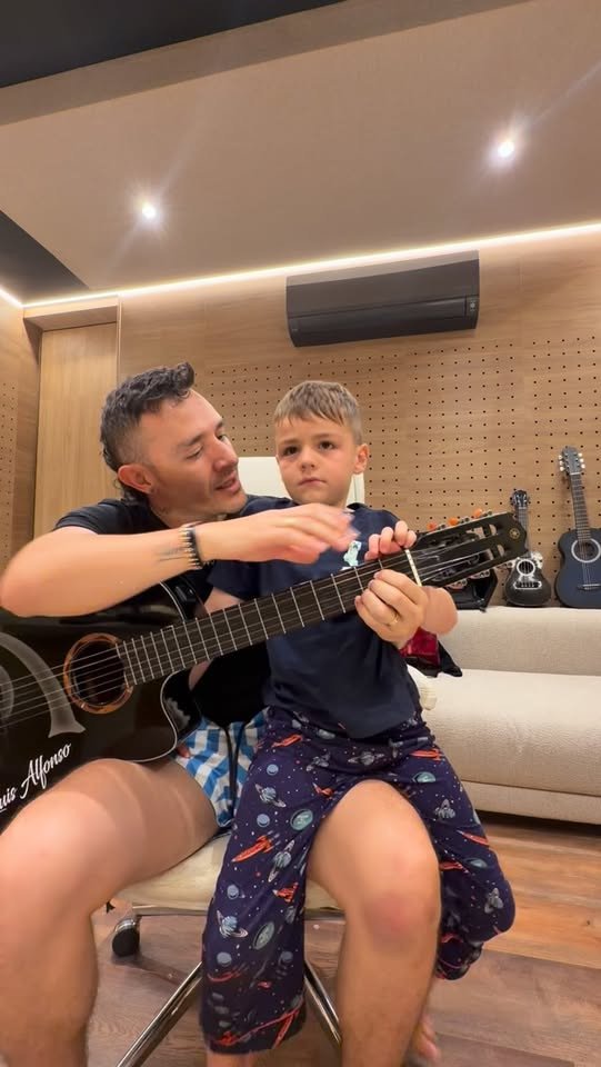 Hoy te compongo una cancioncita , para decirte un poquito de lo